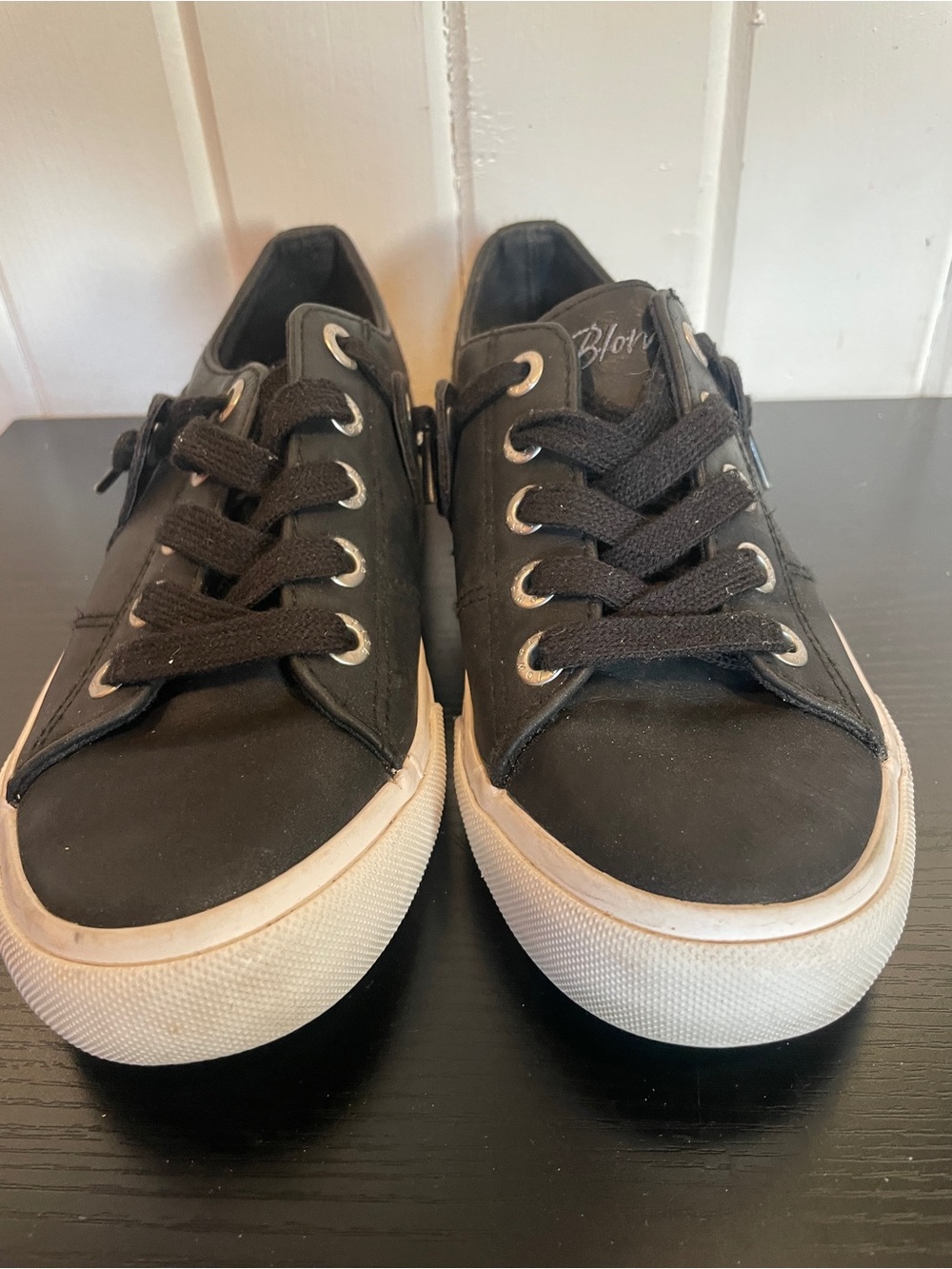 Blowfish Black and White faux  leather Lace-Up Sneakers size 6 - Picture 5 of 7